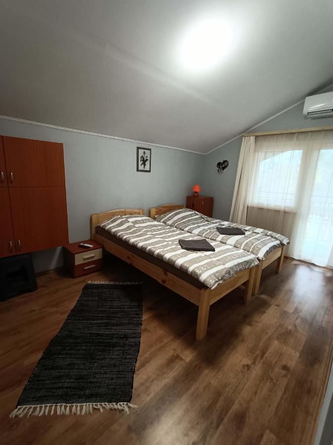 Toelgyfa Vendeghaz Hotell Balatonszepezd Eksteriør bilde