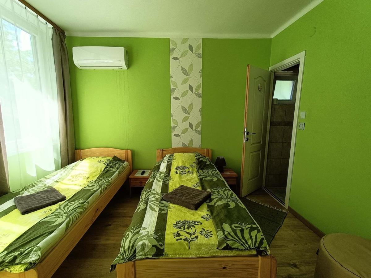 Toelgyfa Vendeghaz Hotell Balatonszepezd Eksteriør bilde